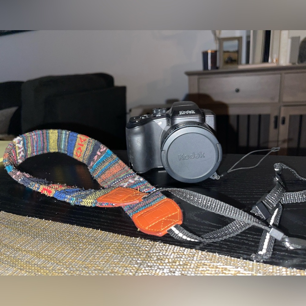 Kodak Camera with Colorful Strap
AF 26X Optical Zoom